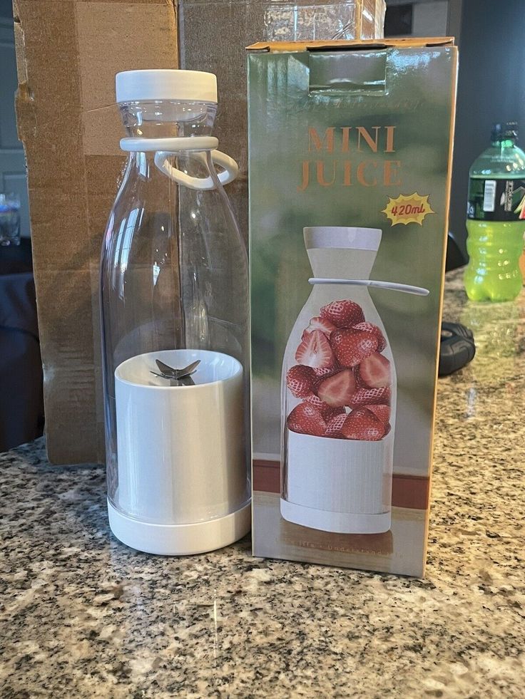 FreshBlend™ Mini Portable Juicer | USB Rechargeable Smoothie Maker